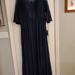 Woman's Dress/Gown Size 14 Color: Navy